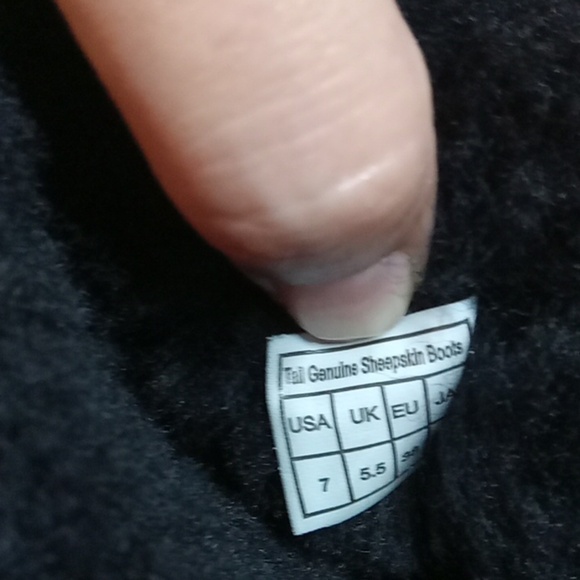 Cozie steps black winter sheepskin boots size 7 - Picture 12 of 12